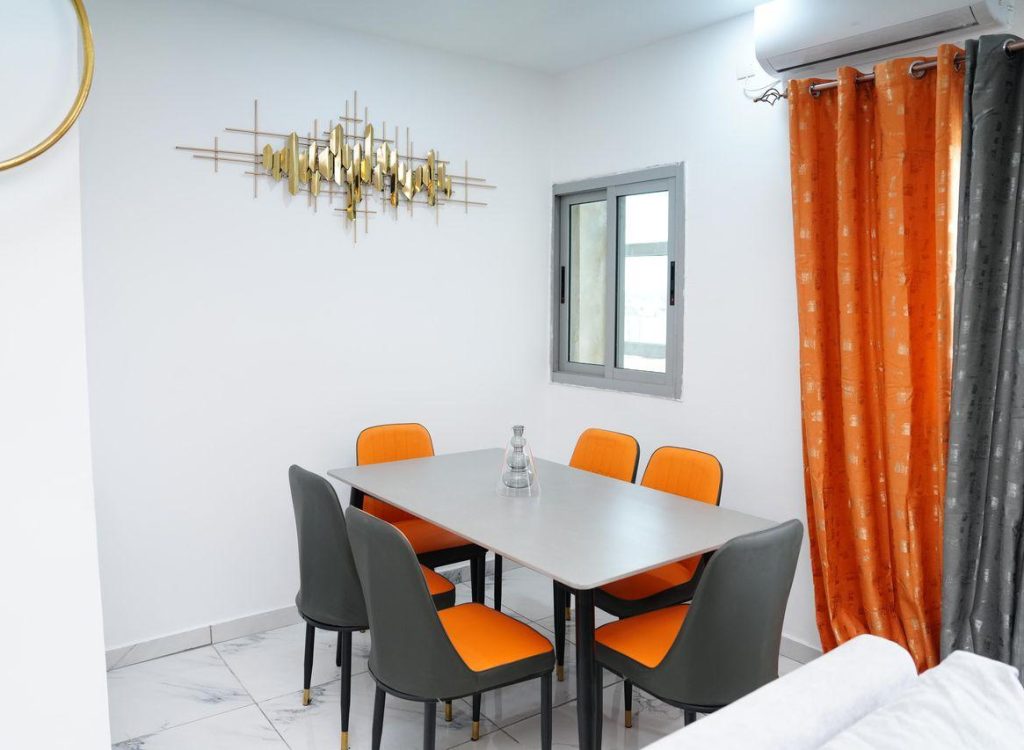 Salle à manger appartement 4